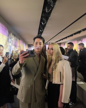 Lee Soo-hyuk Instagram - @Dior #DiorCouture #Dior

🚀

@apple0412 
@blow_tnim_minti 
@idmakeupwakeup 

@kingmxker 
@ygad_official