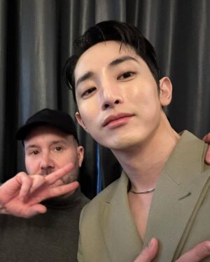 Lee Soo-hyuk Instagram - @Dior #DiorCouture #Dior

🚀

@apple0412 
@blow_tnim_minti 
@idmakeupwakeup 

@kingmxker 
@ygad_official