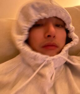 Lee Soo-hyuk Instagram - 😐