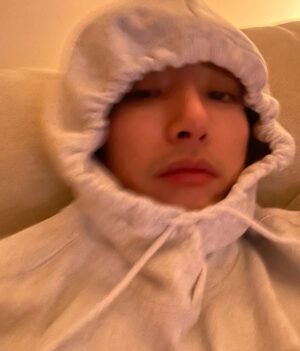Lee Soo-hyuk Instagram - 😐