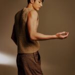 Lee Soo-hyuk Instagram – @marieclairekorea 

@mokjungwook 
@imhrim 
@blow__jungho 
@idmakeupwakeup 

@ygad_official