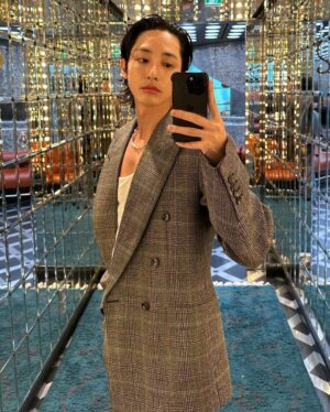 Lee Soo-hyuk Instagram - @gucci