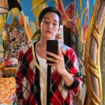 Lee Soo-hyuk Instagram - 🎈 #ad @toiletpapermagazineofficial @samsung_bespoke @samsungmobile