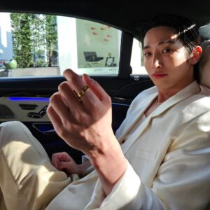 Lee Soo-hyuk Instagram - 🙂✌🏻