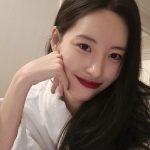 Lee Sun-mi Instagram - ☺️ or 😐?