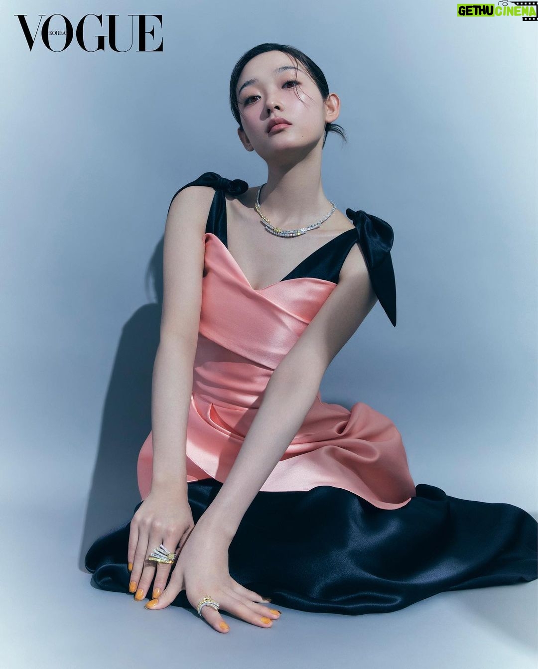 Lee You-mi Instagram - âď¸đđ@fredjewelry #íë ë #FREDJewelry #FREDParis#ę´ęł