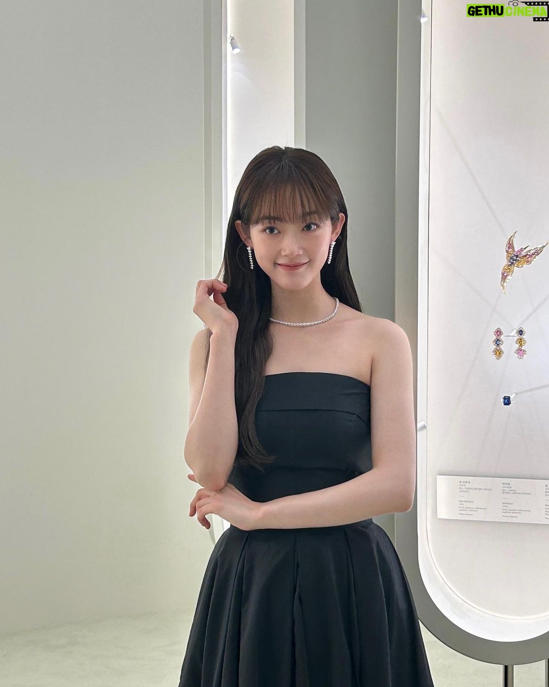 Lee You-mi Instagram - 아름다운프레드🩵🧡💛 @fredjewelry -#광고 #FREDParis #FREDJewelry #FREDExhibition #FREDHeritage