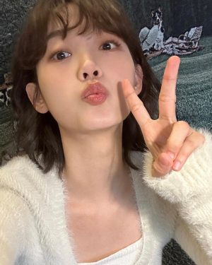 Lee You-mi Instagram - 복슬복슬
파인레몬에이드💛