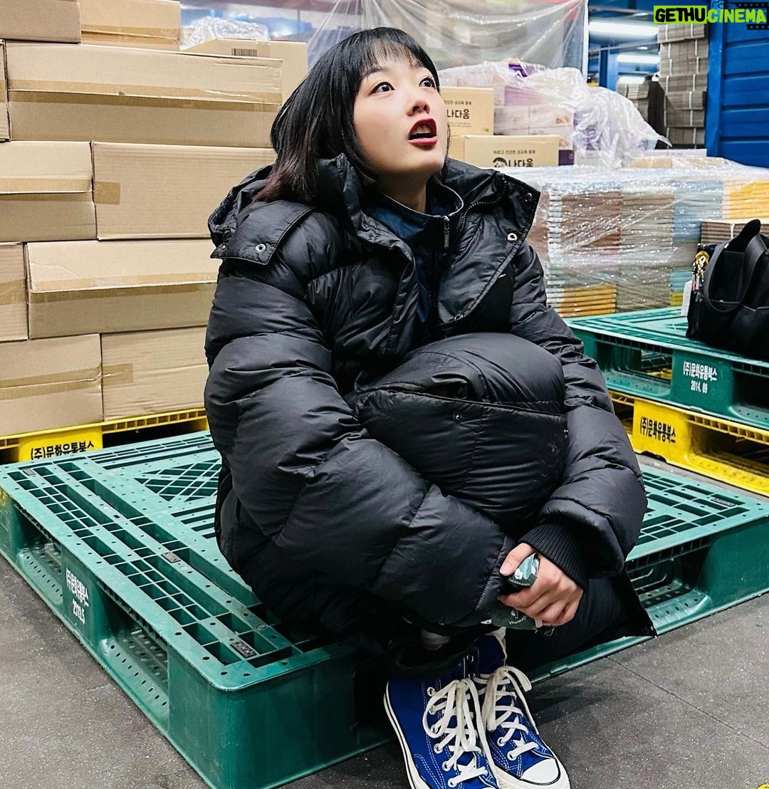 Lee You-mi Instagram - 오늘도 #힘쎈여자강남순 🥰 JTBC pm10:30 패딩과 한몸 남순 핫팩과 한손 남순