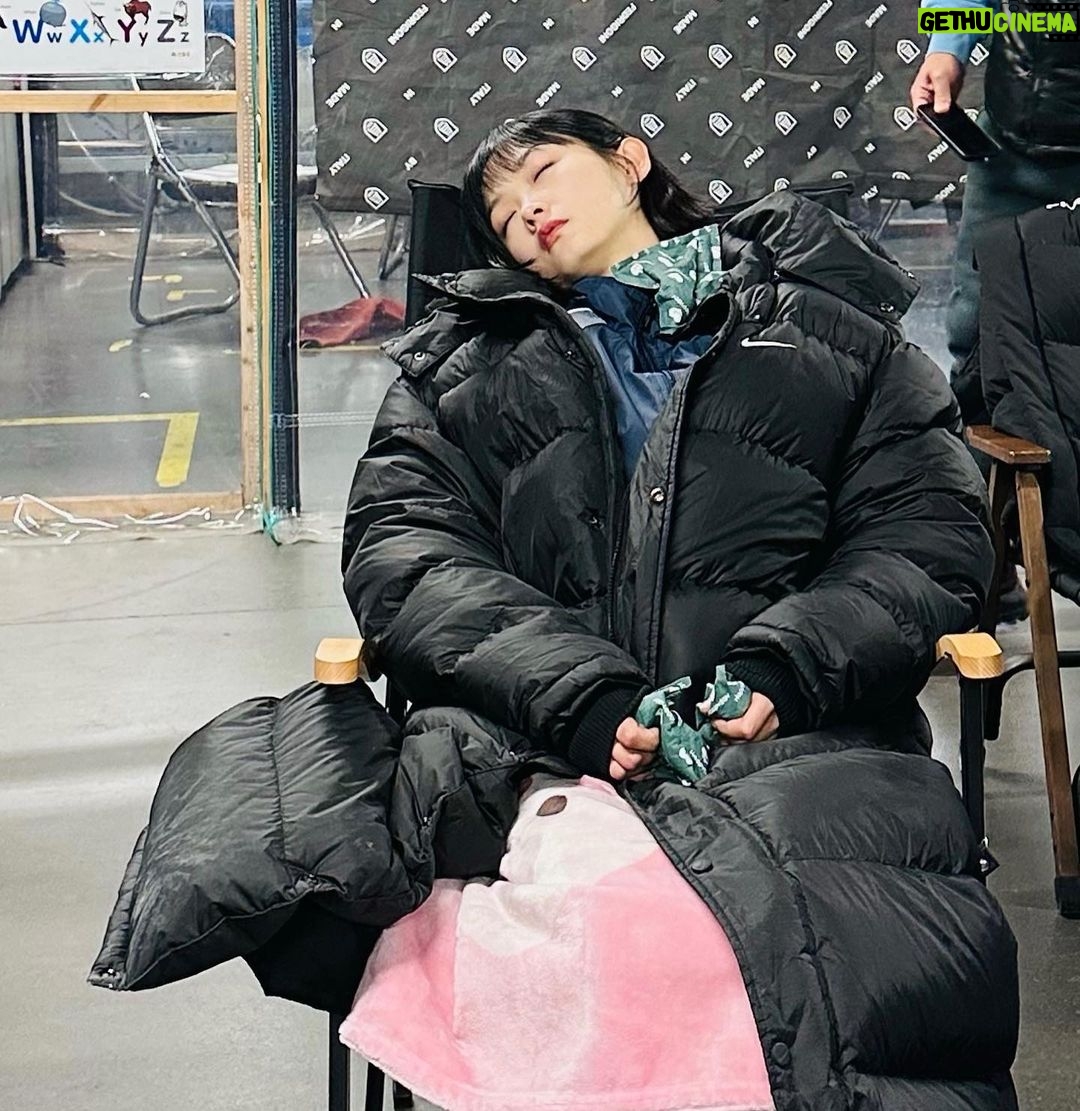 Lee You-mi Instagram - 오늘도 #힘쎈여자강남순 🥰 JTBC pm10:30 패딩과 한몸 남순 핫팩과 한손 남순