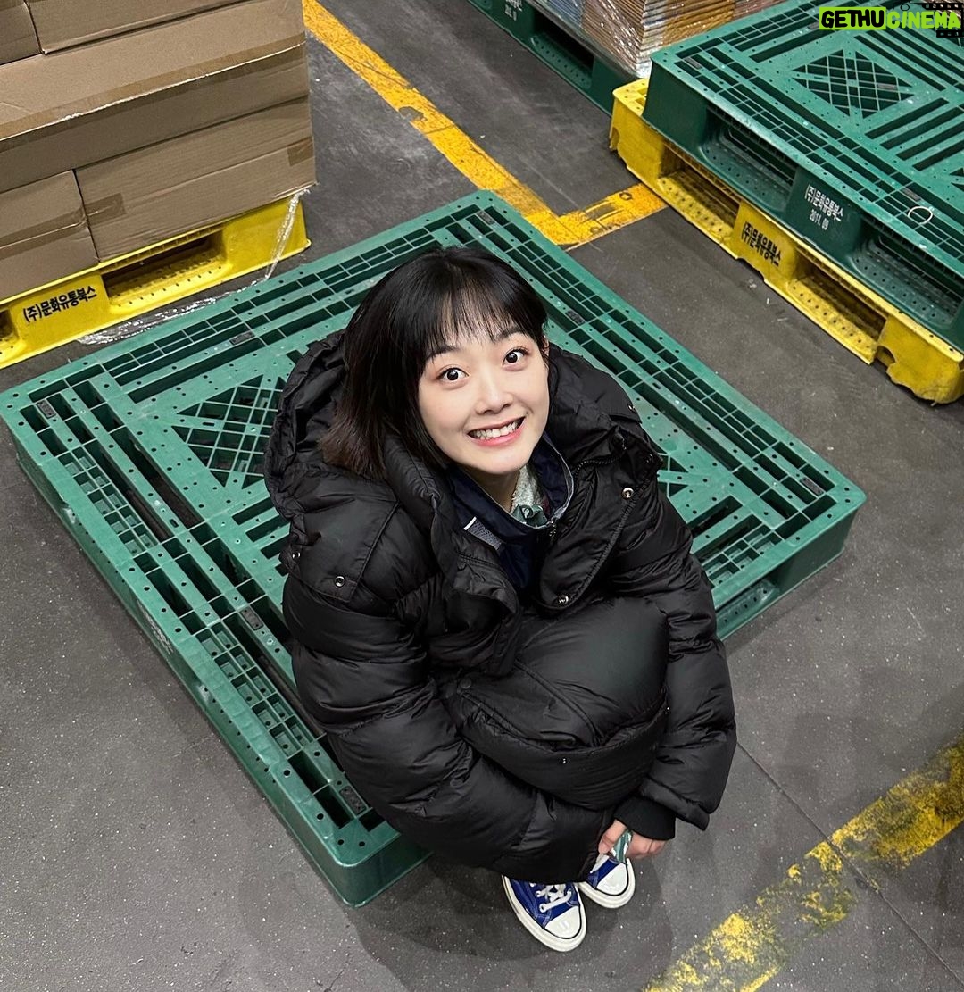 Lee You-mi Instagram - 오늘도 #힘쎈여자강남순 🥰 JTBC pm10:30 패딩과 한몸 남순 핫팩과 한손 남순