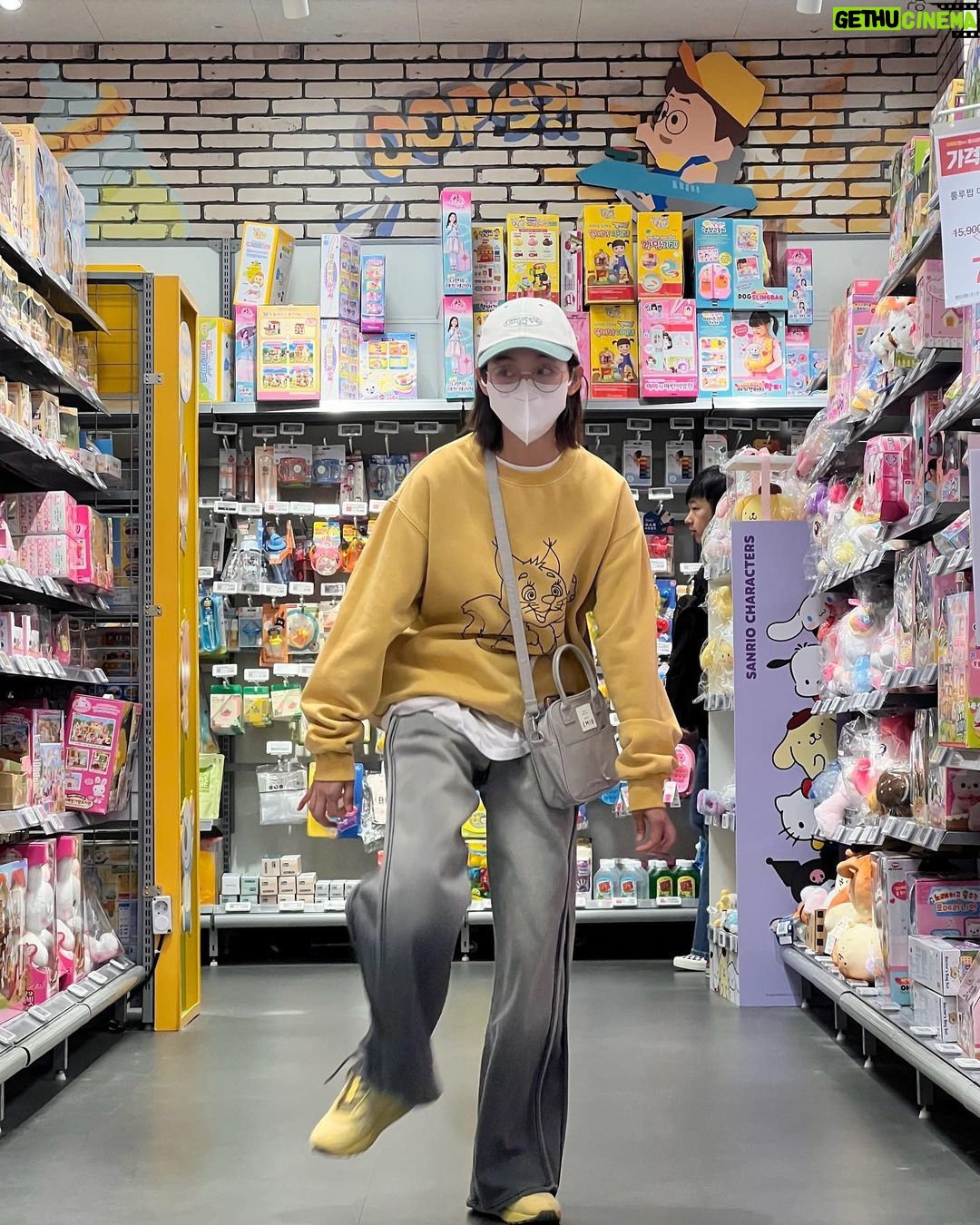 Lee You-mi Instagram - 사진을 끝가지 보는걸 추천 숨겨왔던 가발속 숨겨왔던 동심속