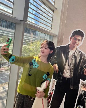 Lee You-mi Instagram - 오늘 9시에 축구 응원하고 
TV 켜놓은 김에 JTBC 틀어10시 50분에 하는 첫방송 
#힘쎈여자강남순 보자구🩵