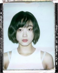 Lee You-mi Instagram - 머리카락은 헝클어야 제맛 #잔머리맛집