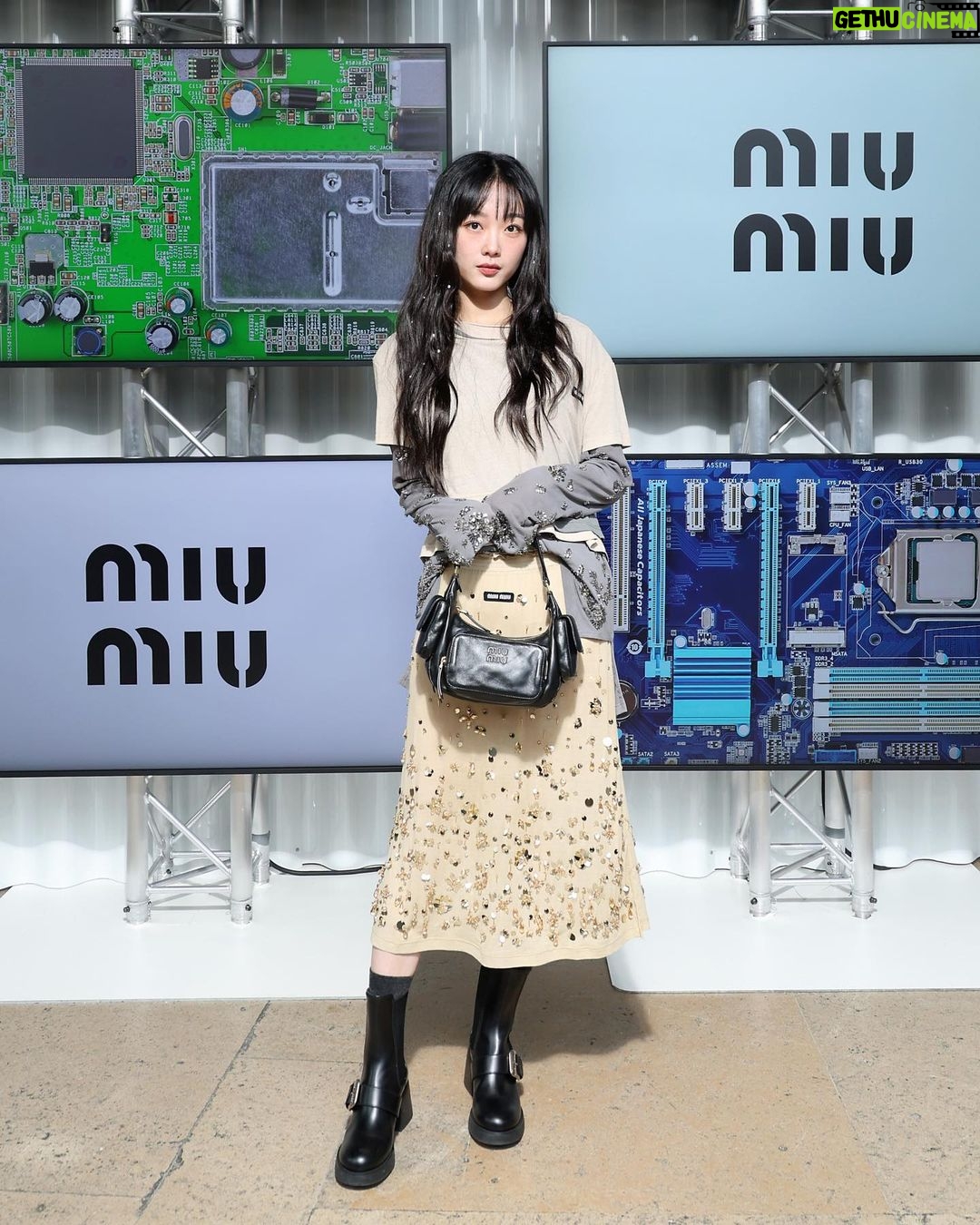Lee You-mi Instagram - @MiuMiu #MiucciaPrada #MiuMiuFW23 😻