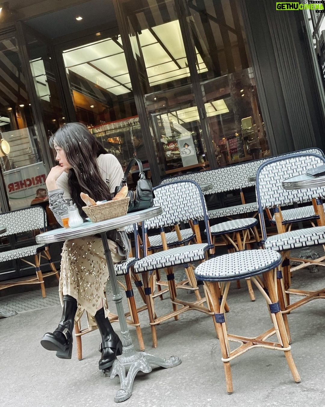 Lee You-mi Instagram - #paris #김밥 먹은 사람 나야나 🎵