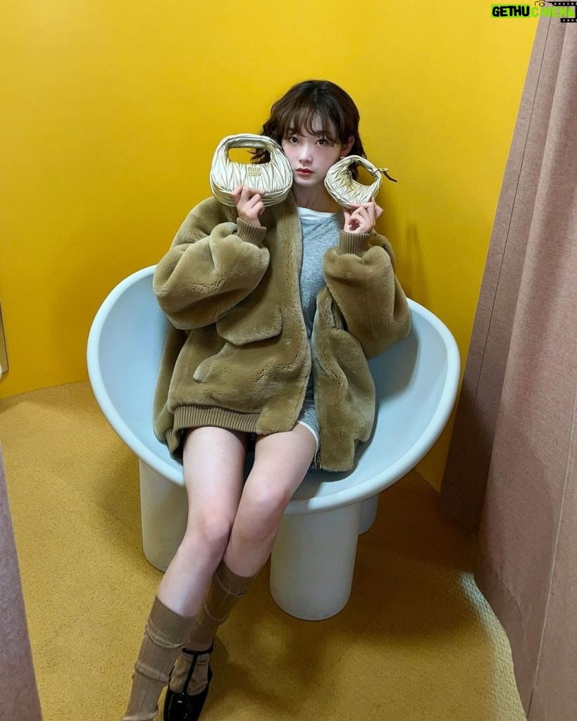 Lee You-mi Instagram - ✨Bling Bling✨ @MiuMiu #MiuMiuHoliday #광고