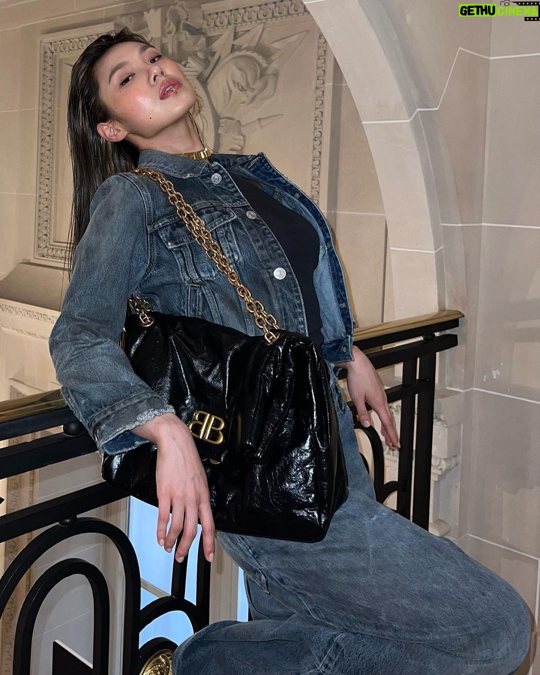Leejung Lee Instagram - Leejung loves @balenciaga