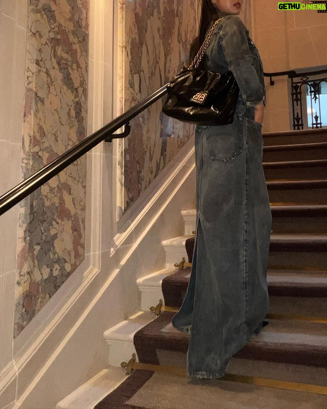 Leejung Lee Instagram - Leejung loves @balenciaga