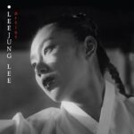 Leejung Lee Instagram - ( ● ) PROJECT 《2023 한류연계 협업콘텐츠(한지) 기획개발 지원 사업》 (재)한국공예·디자인문화진흥원에서는 국내·외 영향력을 갖춘 한류문화예술인과 경쟁력을 갖춘 기업·작가와의 협업을 통해 한지 활용의 확대를 도모합니다. 또한 유통 플랫폼 연계 지원으로 지속 생산 가능한 한지 수요를 창출하고자 ‘2023 한류연계 협업콘텐츠(한지) 기획개발 지원’ 사업을 추진하고 있습니다. ( ● ) EXHIBIT 《봄을 오르다. ESCALADER LE PRINTEMPS》2024.1.18.-2024.1.22. PARIS NORD VILLEPINTE MAISON&OBJET CRAFT ZONE 5A HALL G54 @maisonetobjet ( ● ) CREDIT 한류 IP: 박선기, 이갑철, 리정 주최: 문화체육관광부 주관: (재)한국공예·디자인문화진흥원 수행: 모라비안앤코, 아엘시즌 기획 및 연출: 김미연