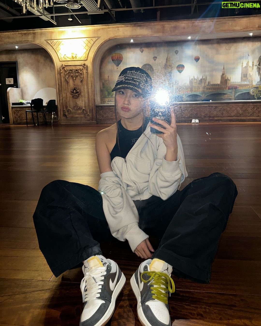 Leejung Lee Instagram - _ Leejung loves NIKE✔️🤍✔️🤍 한국 나이키 #SNKRS앱 공식 출시를 진심으로 축하드립니다! 까치 완전 취향저격🔫