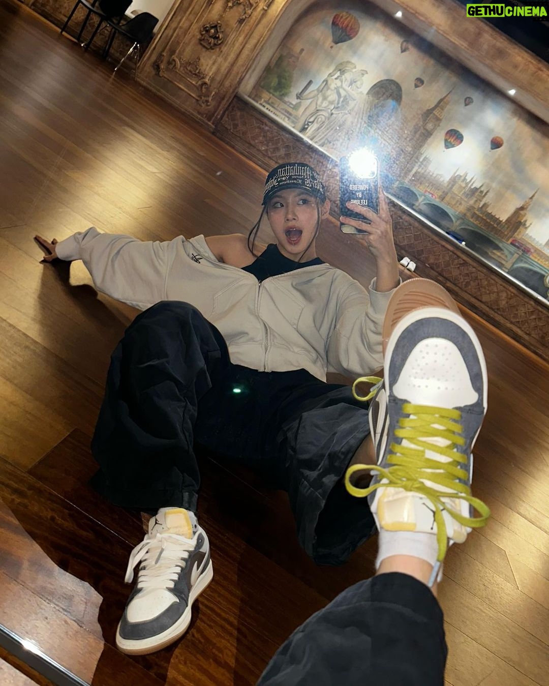 Leejung Lee Instagram - _ Leejung loves NIKE✔️🤍✔️🤍 한국 나이키 #SNKRS앱 공식 출시를 진심으로 축하드립니다! 까치 완전 취향저격🔫