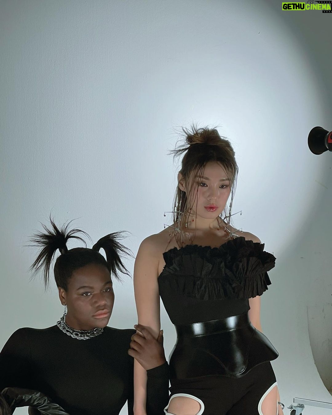 Leejung Lee Instagram - _ @dazedkorea 💙 @hmlycp