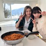 Leejung Lee Instagram – _
저는 비록 은퇴하지만 혜미리예채파 많이 사랑해주세요… @hmlycp