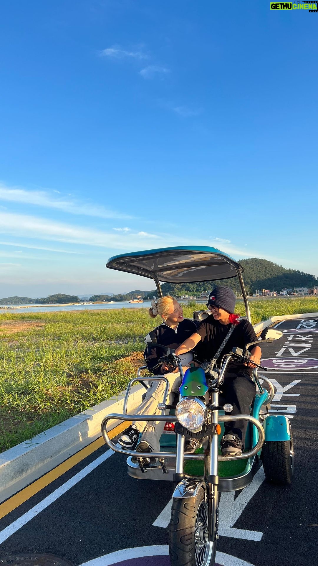 Leejung Lee Instagram - 영원히 I like you💕 #swf