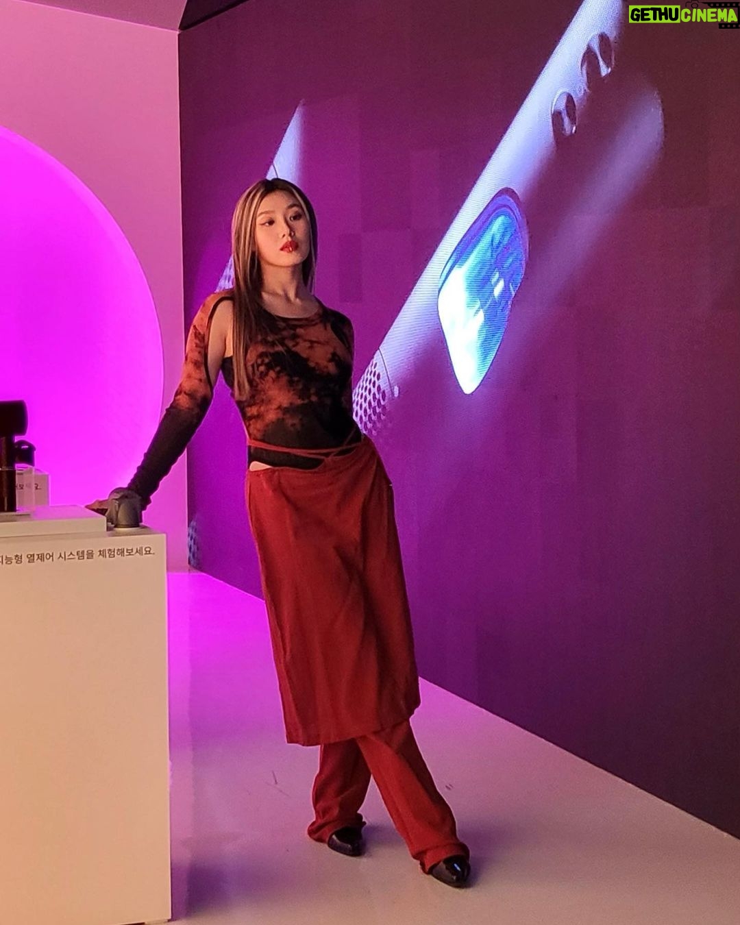 Leejung Lee Instagram - #광고 #createwithdyson #다이슨팝업 제품 구성 부터 현장까지 보는 재미가 가득했던 다이슨 팝업! 에어랩 놓칠 수 없죠…🥹 초대해주셔서 감사합니다✨ @dyson_kr
