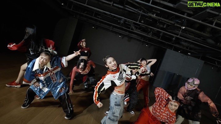 Leejung Lee Instagram - _ 잊지 못할 이번 해에 함께 해주시고 부족한 저를 사랑해주신 모든 분들께 말로 다할 수 없을 정도로 감사드립니다 내년에도 원없이 사랑하는 춤을 추고 춤을 사랑할 수 있기를! 잘가 2022 고마웠어❤️ Thanks to everyone for letting me be a little part of your 2022, I will still and always be there for you in 2023❤️ God bless you all!