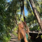 Leejung Lee Instagram - _ In a paradise with people who make my actual life paradise✨🌴 every photo by @monika_shin 🖤