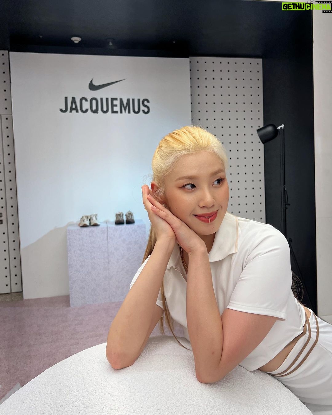 Leejung Lee Instagram - _ @jacquemus X @nike = 🤍🌊🎾