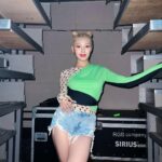 Leejung Lee Instagram - _ Celebrating 1 year anniversary like💚 벌써 1년이라니 그저 감사한 마음 뿐이에요 사랑해요💙