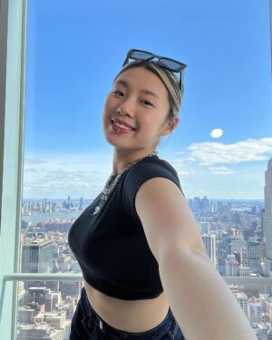 Leejung Lee Instagram - _
뉴욕 그립다 힝 🏙☁️🌃🤍🌠