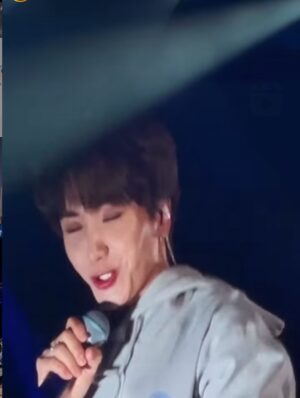 Leeteuk Instagram - 幸せとはまさにこういうものです😘🎶💙❤️