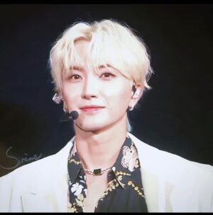 Leeteuk Instagram - 슈퍼쇼9
3일간 행복했습니다
내가 유일하게 mc틀에서 벗어나
머리도 탈색하고 
춤추고 노래하고
치명적인척 
멋있는척 
귀여운척
인류를 구하는척 다할수있는 시간
팬들이 있기에 가능한시간
몸이 부서져라 뛰어도
내일이 없어도 행복한 시간
함성소리가 좋고 
엘프가 좋고 고마운시간
오래할수있게 나 노력할테니까
오래 옆에서 응원해줘요💙
Ps.월드투어 잘하고 앵콜로 만나요
내가 한다면 하는거야🫶🏻