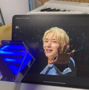 Leeteuk Instagram - 슈퍼쇼9
3일간 행복했습니다
내가 유일하게 mc틀에서 벗어나
머리도 탈색하고 
춤추고 노래하고
치명적인척 
멋있는척 
귀여운척
인류를 구하는척 다할수있는 시간
팬들이 있기에 가능한시간
몸이 부서져라 뛰어도
내일이 없어도 행복한 시간
함성소리가 좋고 
엘프가 좋고 고마운시간
오래할수있게 나 노력할테니까
오래 옆에서 응원해줘요💙
Ps.월드투어 잘하고 앵콜로 만나요
내가 한다면 하는거야🫶🏻