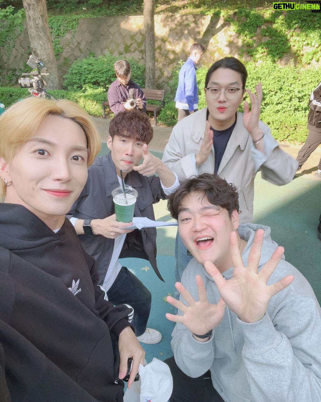 Leeteuk Instagram - #새로운도전에 함께해주셔서 김사합니다👍🏻#이특채널#너덜트#bpd