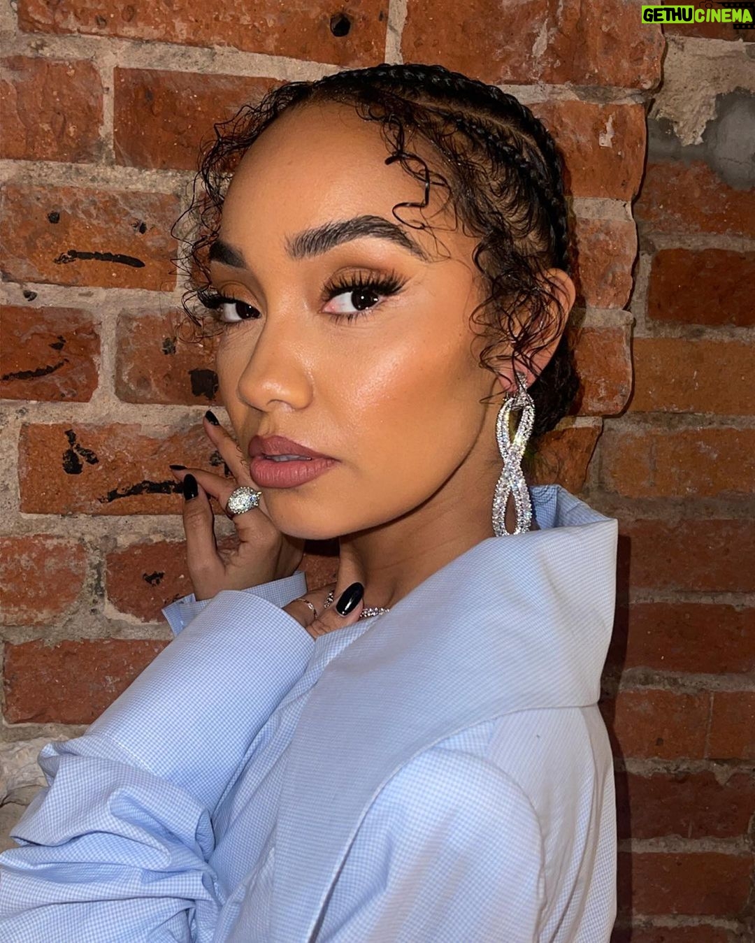 Leigh-Anne Pinnock Instagram - Berlin was funnnnn! Thank you @glamourgermany for my Best Breakthrough Act award! 🥹🥹🥹 LOVEDD performing for you all! 👏🏽🙏🏽❤️