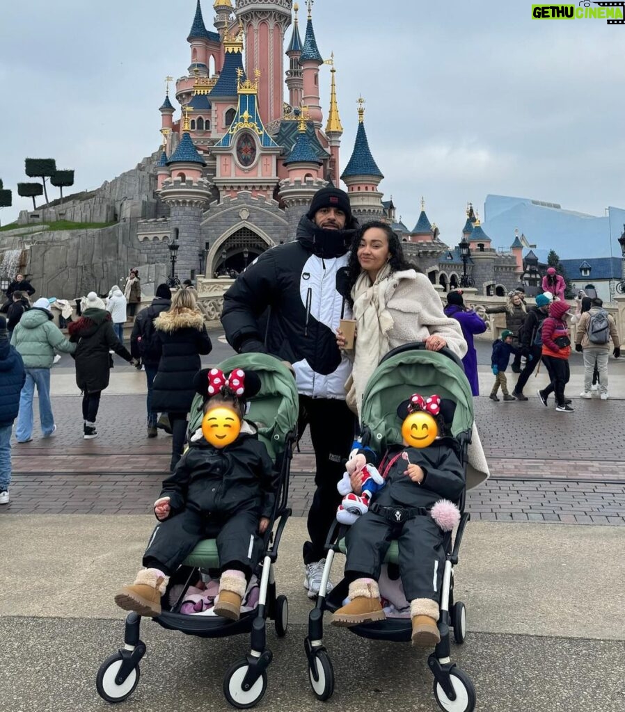 Leigh-Anne Pinnock Instagram - Disney Dump 🥹😍 we had the cutest little family trip. Bubbas LOVEDDDD it! Screamed when they met Minnie 😩 just too too cute! ❤️❤️