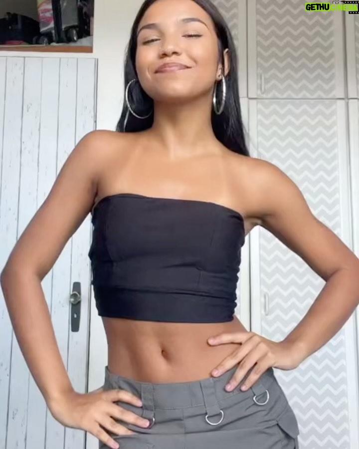 Leigh-Anne Pinnock Instagram - You guys have really rocked these dance routines. I’m proud of you all! 🤣 These are just some of my favourites so far. Don’t forget to use the sound in your videos & tag me so I can see them all! xx TikTokers featured: 1) mandy.benz 2) annayease 3) emma_farman 4) yoofiandjane 5) zoebaptistee 6) dudysw 7) trophybwoy 8) chelsea_sloan 9) aboxo4 10) leahtaret