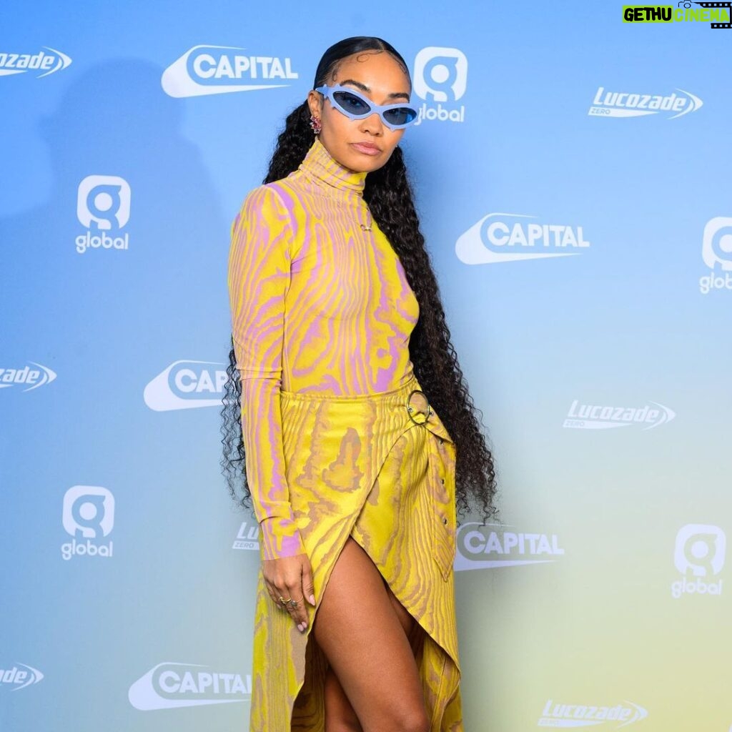 Leigh-Anne Pinnock Instagram - The smile on my face says it all 😍 My first ever solo performance in the company of my legion, I’m still lost for words 💚 being back on stage just felt like home! Thank you to everyone that came to support me and thank you to @capitalofficial for making this happen 🥰 📸: Matt Crossick Hair: @momoshair Make-up: @hilakarmand Styling: @justinplz Nails: @stephie_nails Guitarist: @thisismafro Backing vocalists: @maleik.wav + @purpleberryjo