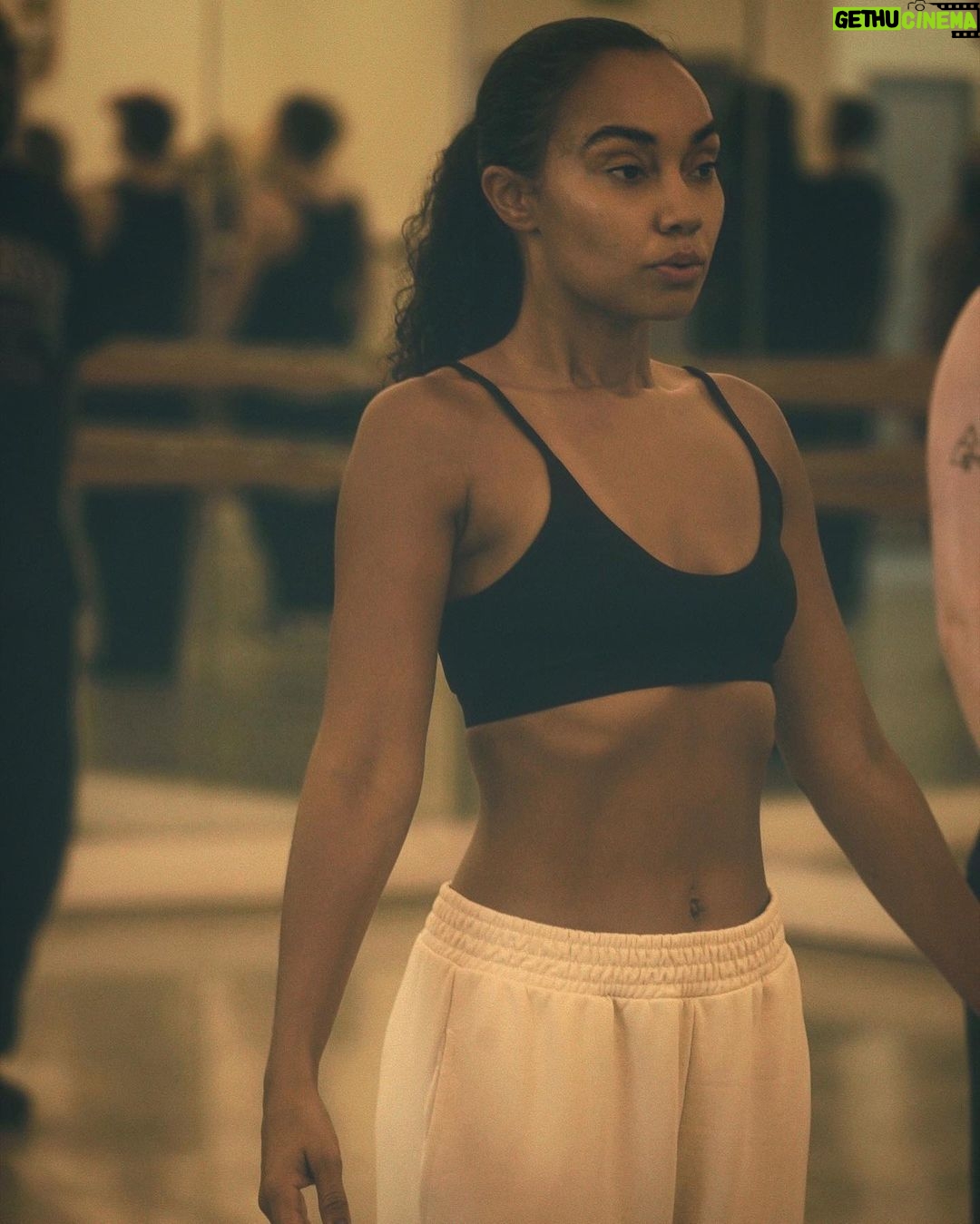 Leigh-Anne Pinnock Instagram - Rehearsals 🍀