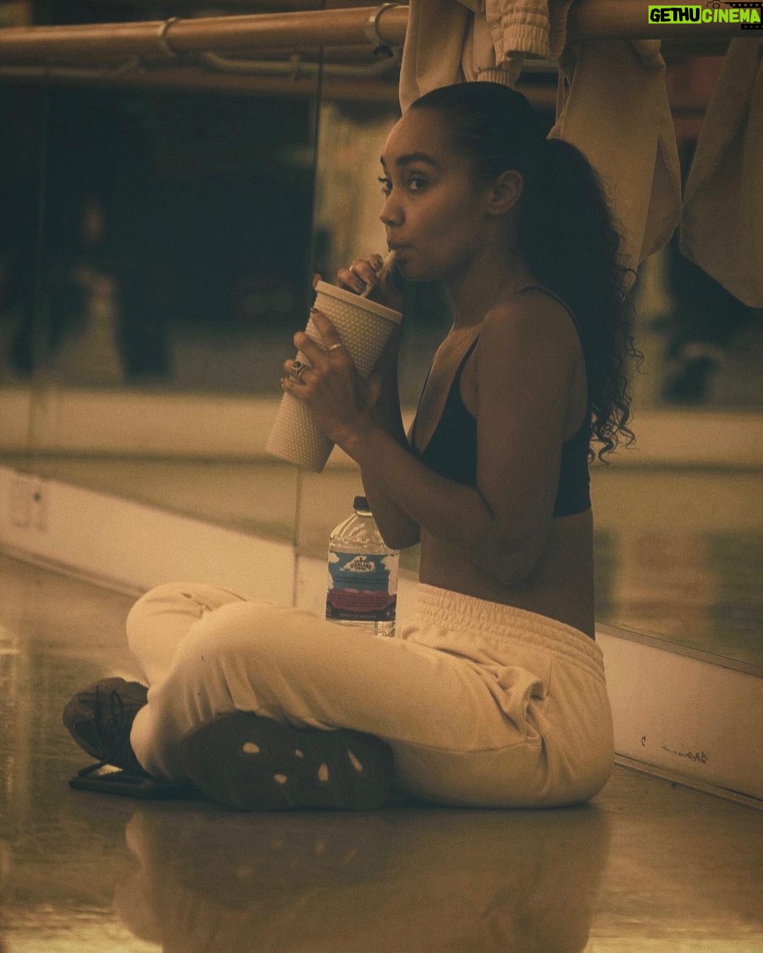Leigh-Anne Pinnock Instagram - Rehearsals 🍀