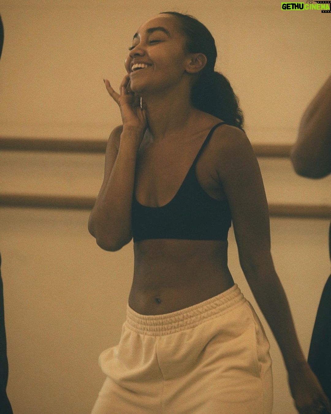 Leigh-Anne Pinnock Instagram - Rehearsals 🍀