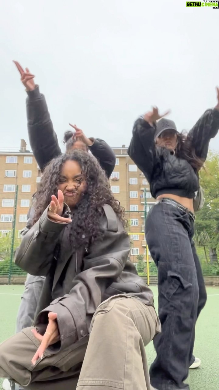 Leigh-Anne Pinnock Instagram - A little something we came up with π let me see if you can keep up ππ½ show me your version and donβt forget to download #DontSayLove on iTunes! Shout out to my faves @melycrisp @nicolehastings_ and @spacetocreate.art ππ½ππ