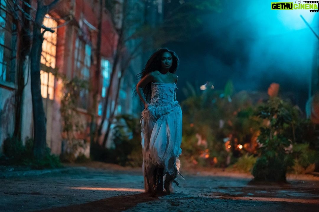 Leigh-Anne Pinnock Instagram - Whatโs your favourite look from the #DontSayLove video? ๐ Hit the link in bio to watch now ๐x ๐ธ: @yigit___eken