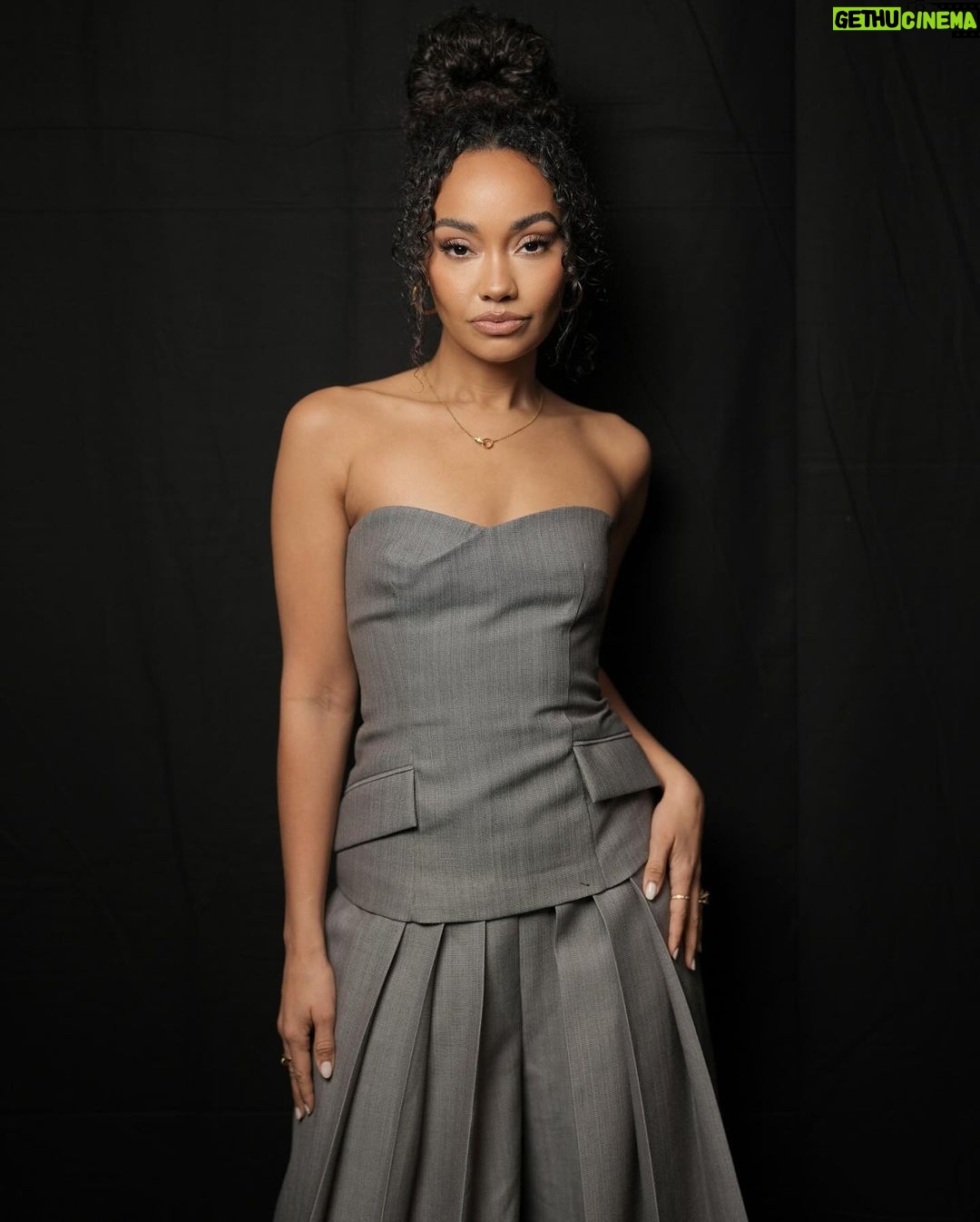 Leigh-Anne Pinnock Instagram - What a stunning show! @albertaferretti you are sensational 😍👏🏽 #MFW