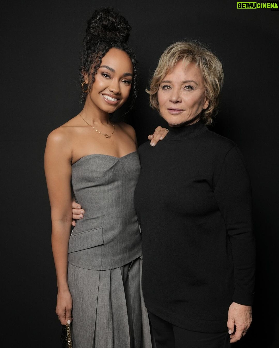 Leigh-Anne Pinnock Instagram - What a stunning show! @albertaferretti you are sensational 😍👏🏽 #MFW